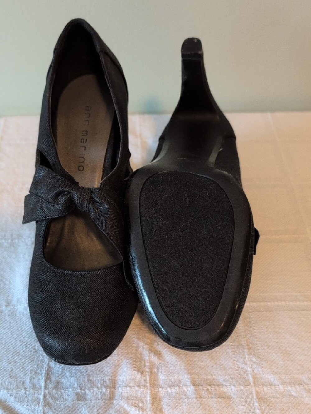 Black Bow Mary Jane Heels - Unknown Brand - Picture 3 of 4